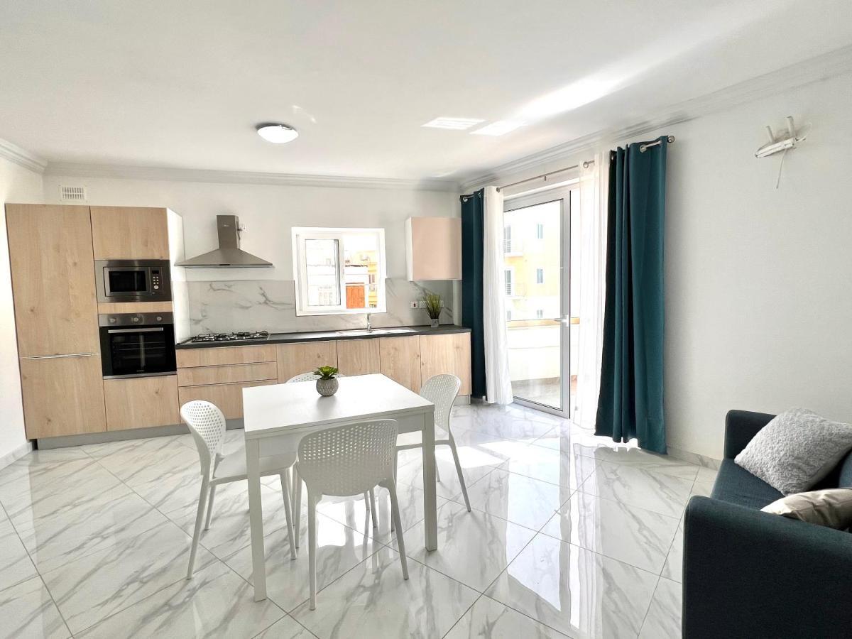 Condo With Patio Overlooking Piazza Gzira 外观 照片